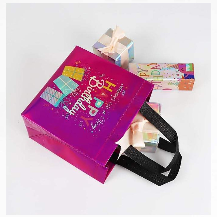 マルチサイズのカラーコーディネートされた不織布バースデーバッグ